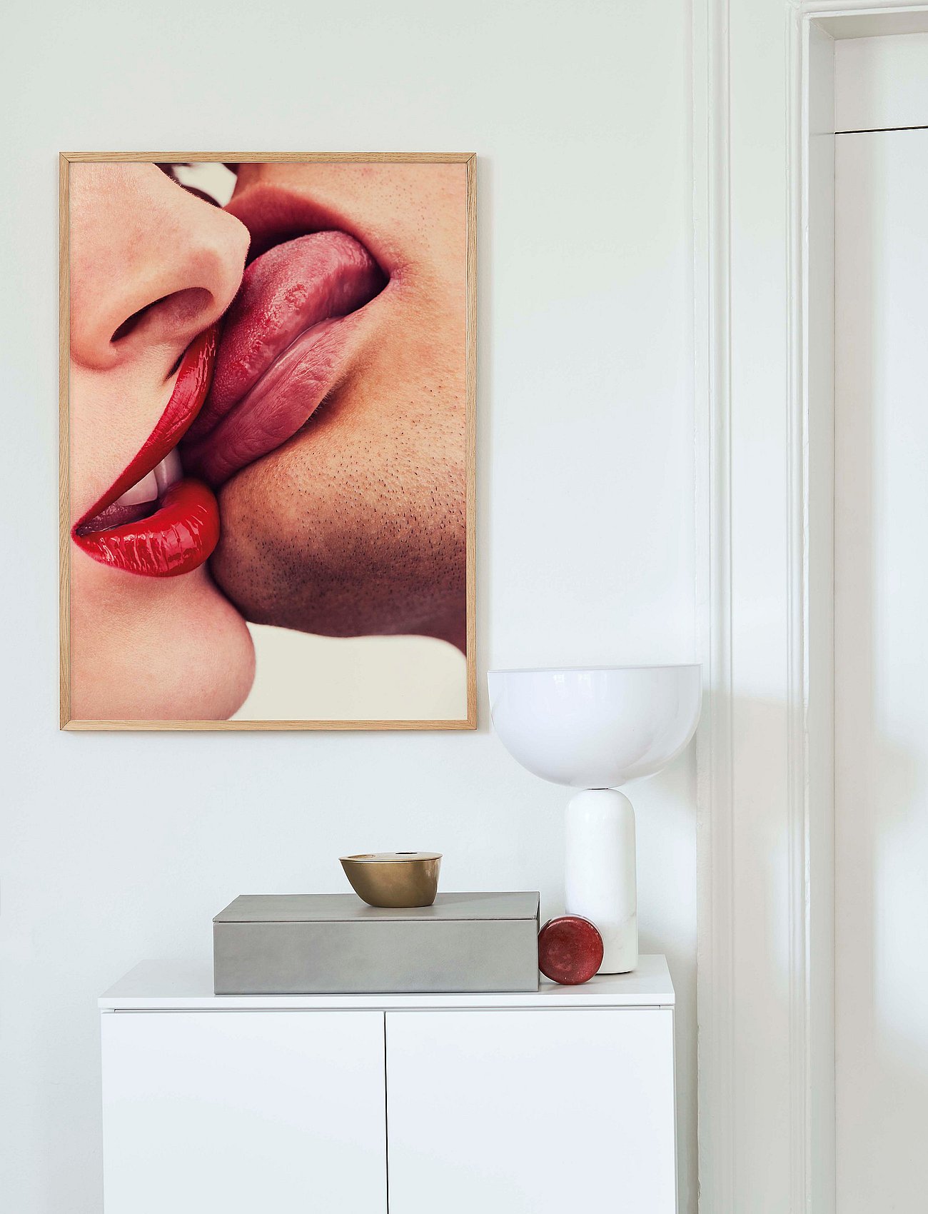 The Kiss I 30x40 - MULTI