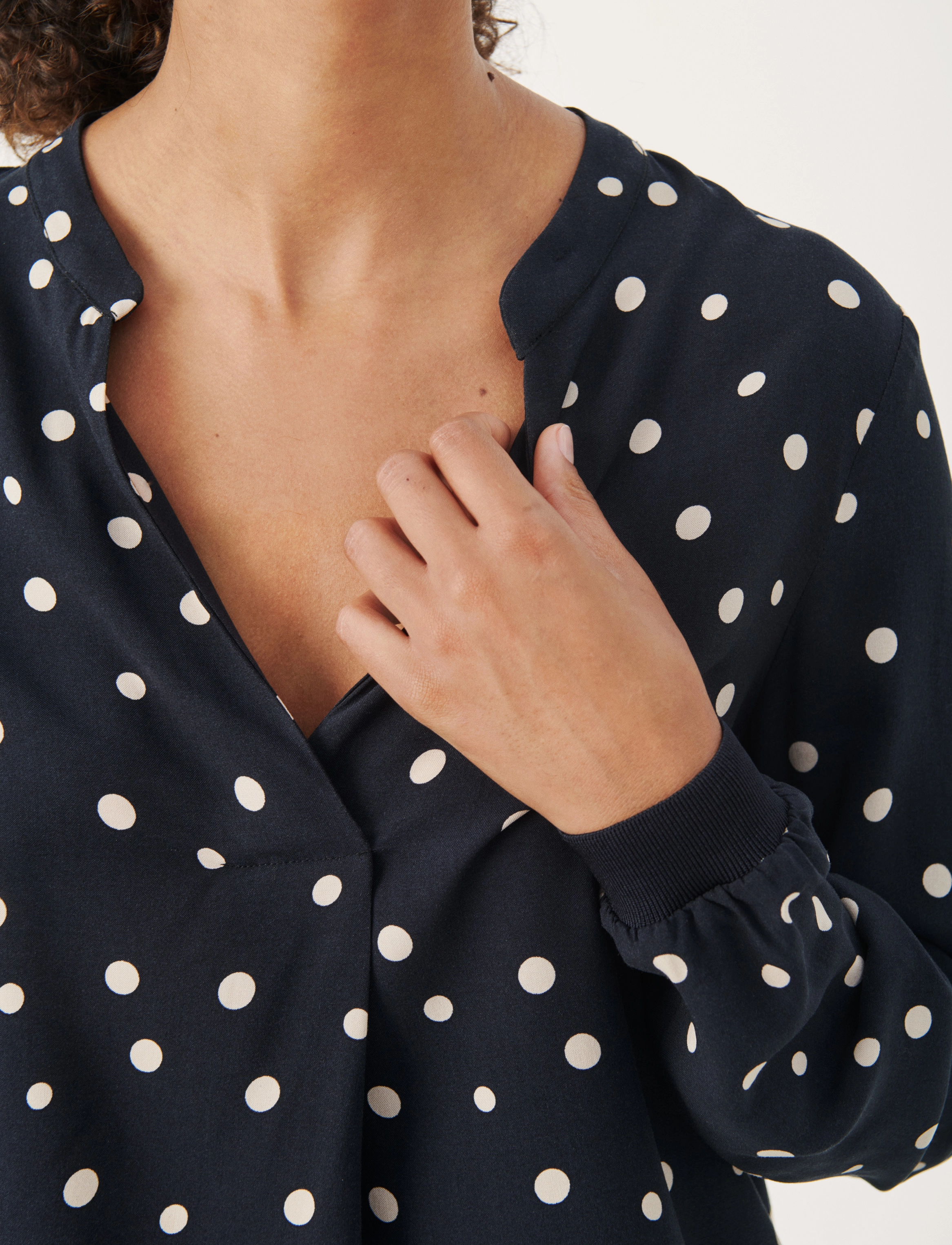 Part Two - TonniePW BL - dark navy dot - 5