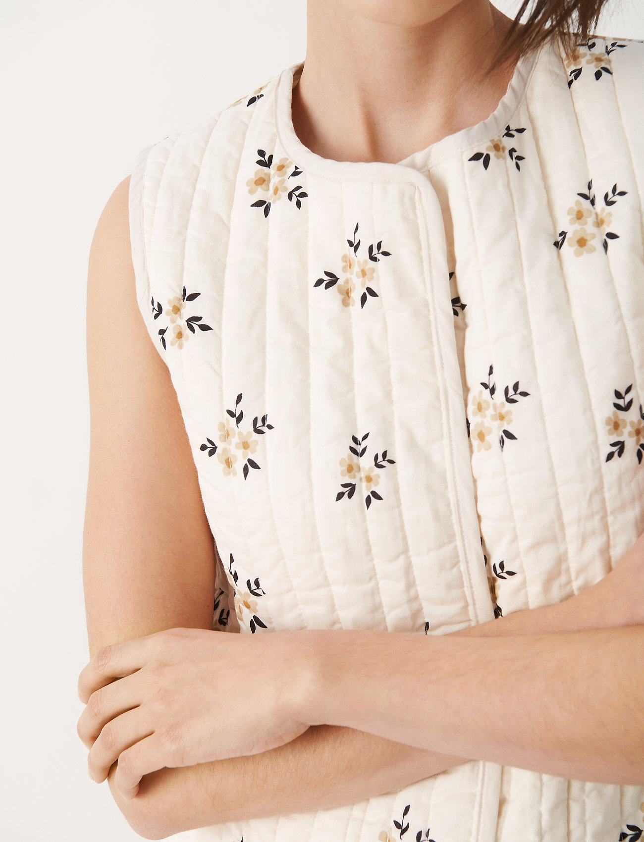 Part Two - NatalinePW JA - whitecap gray leaf print - 5