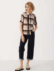 Part Two - OthildePW SH - short-sleeved shirts - brown blurred square - 3