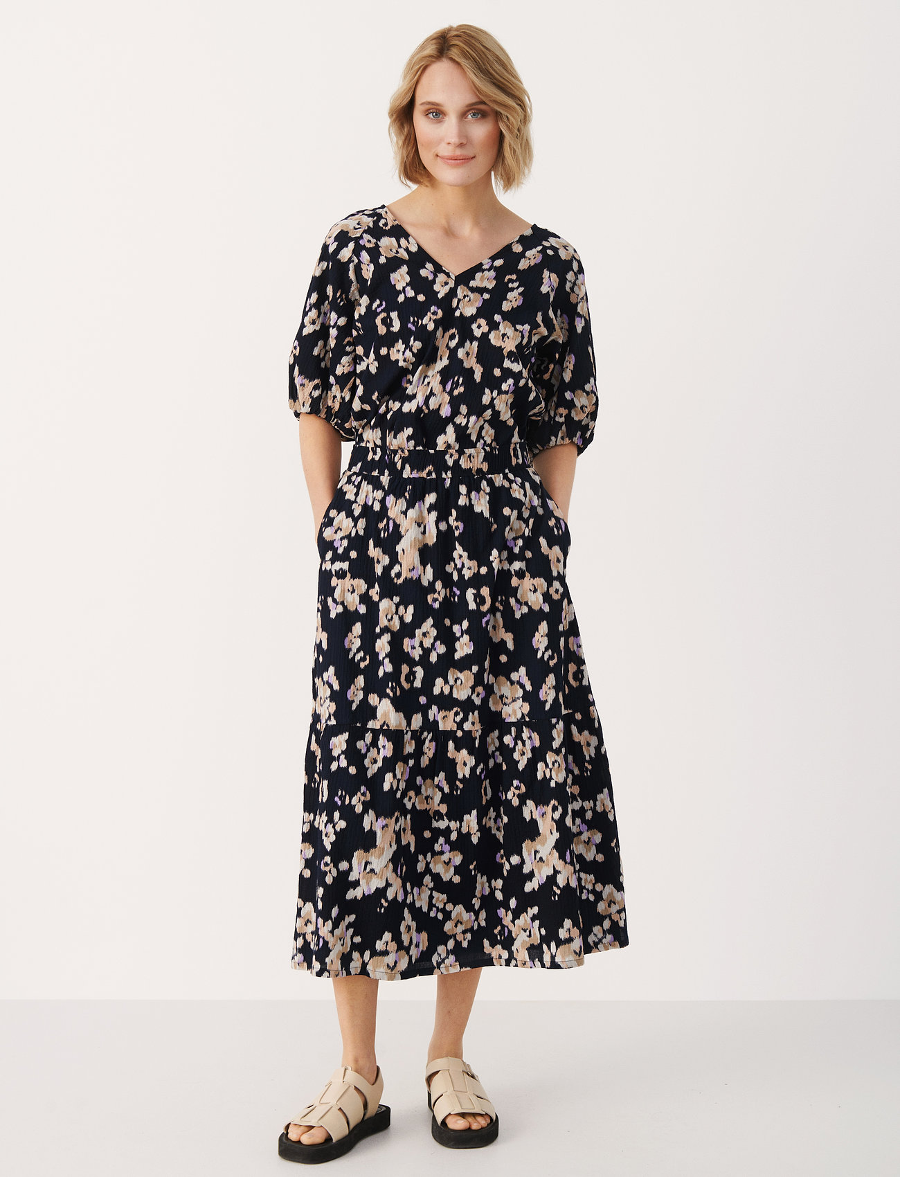 Part Two - OyaPW SK - navy blurred flower print - 3