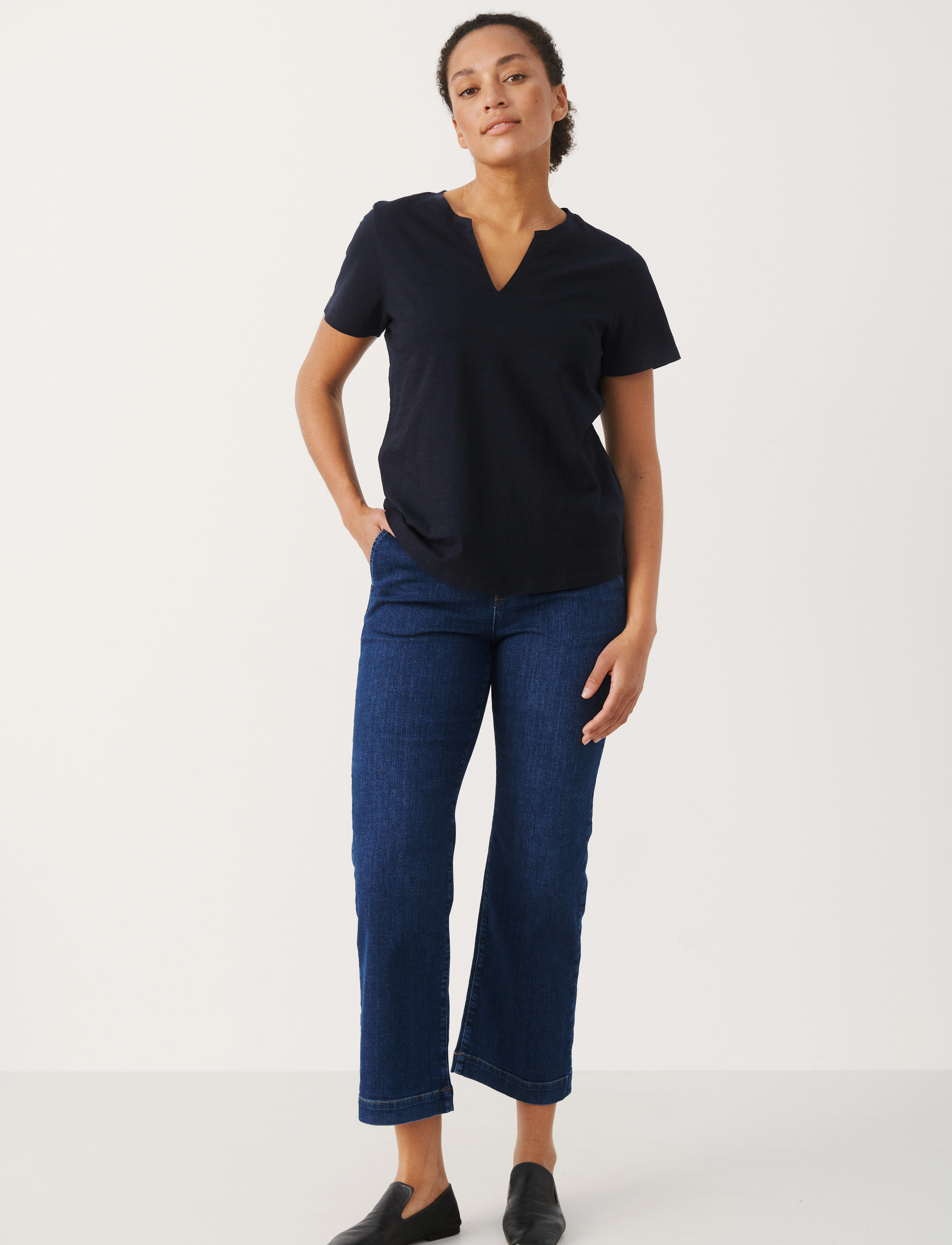 Part Two - GesinasPW TS - dark navy - 3