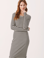 Part Two - SonyaPW DR - t-shirt dresses - black stripe - 2