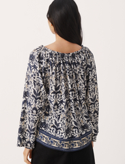 Part Two - SemiraPW BL - long-sleeved blouses - navy block print - 4