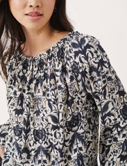 Part Two - SemiraPW BL - long-sleeved blouses - navy block print - 5