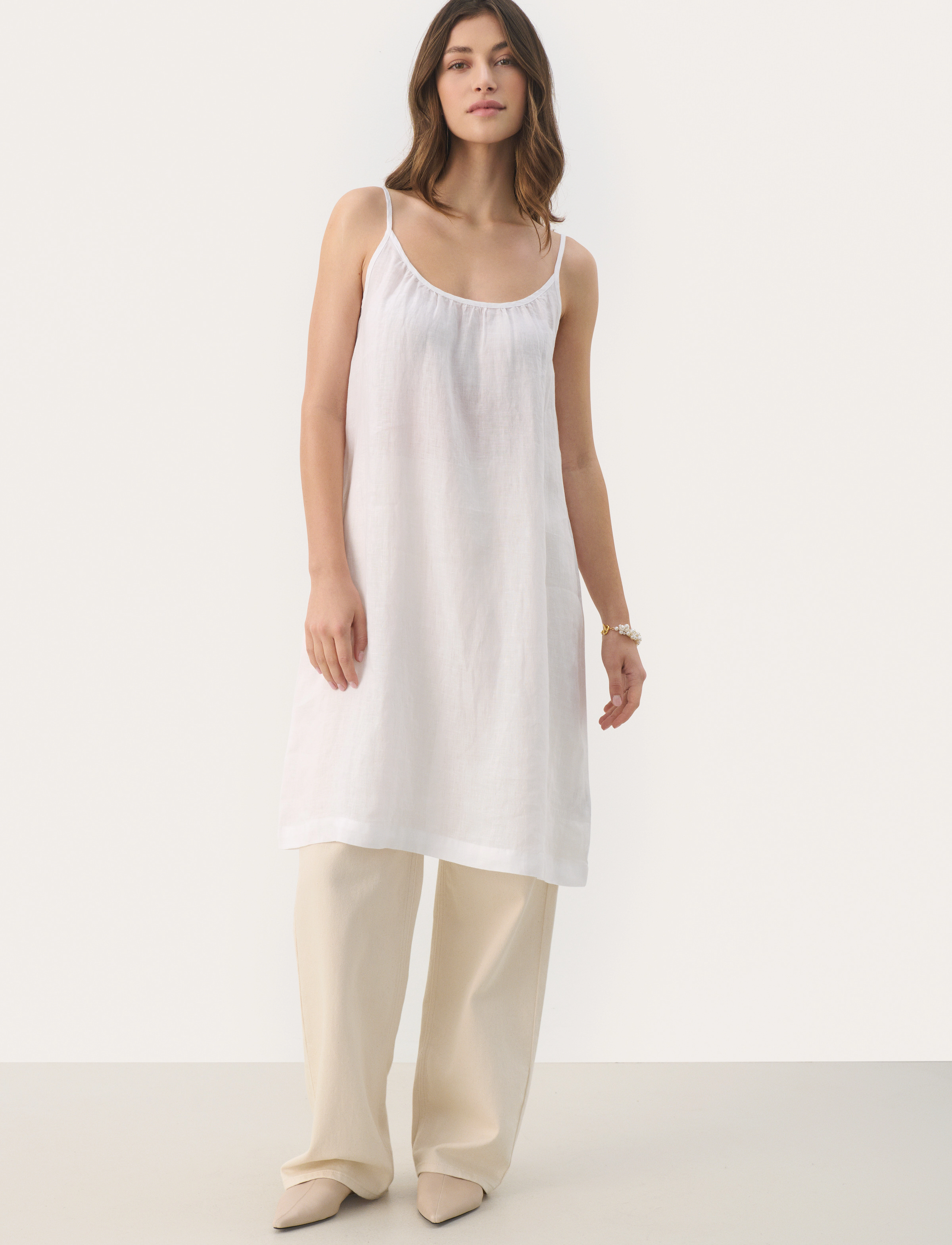 Part Two - AlexianaPW DR - bright white - 3