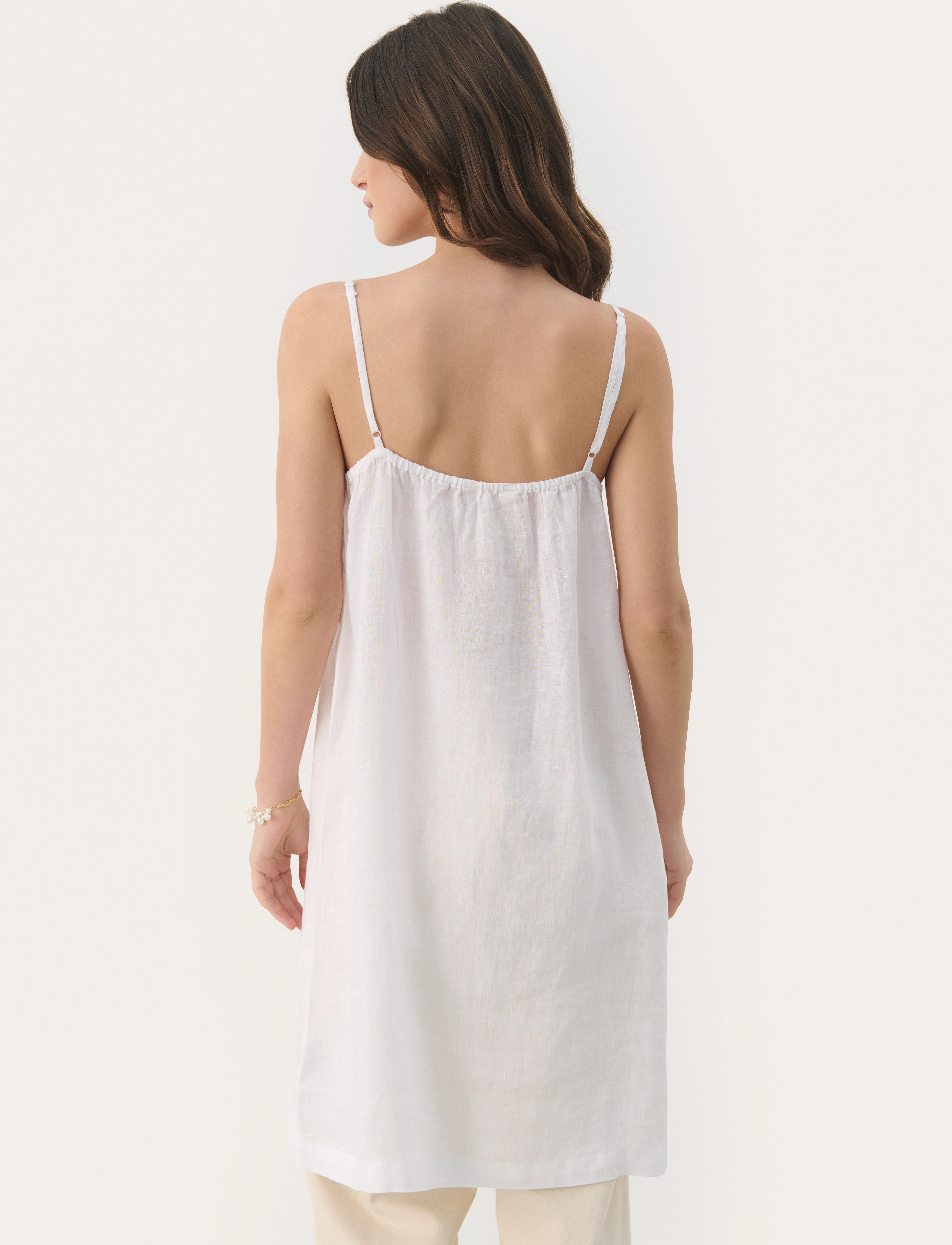 Part Two - AlexianaPW DR - bright white - 5