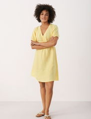 Part Two - AltheanPW DR - summer dresses - mellow yellow - 3