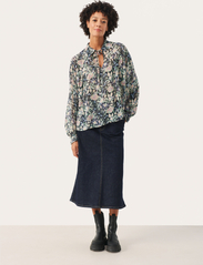 Part Two - FayaPW BL - long-sleeved blouses - dark navy multi fleur print - 3