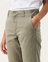 Part Two - SoffynPW PA - chinos - vetiver - 5