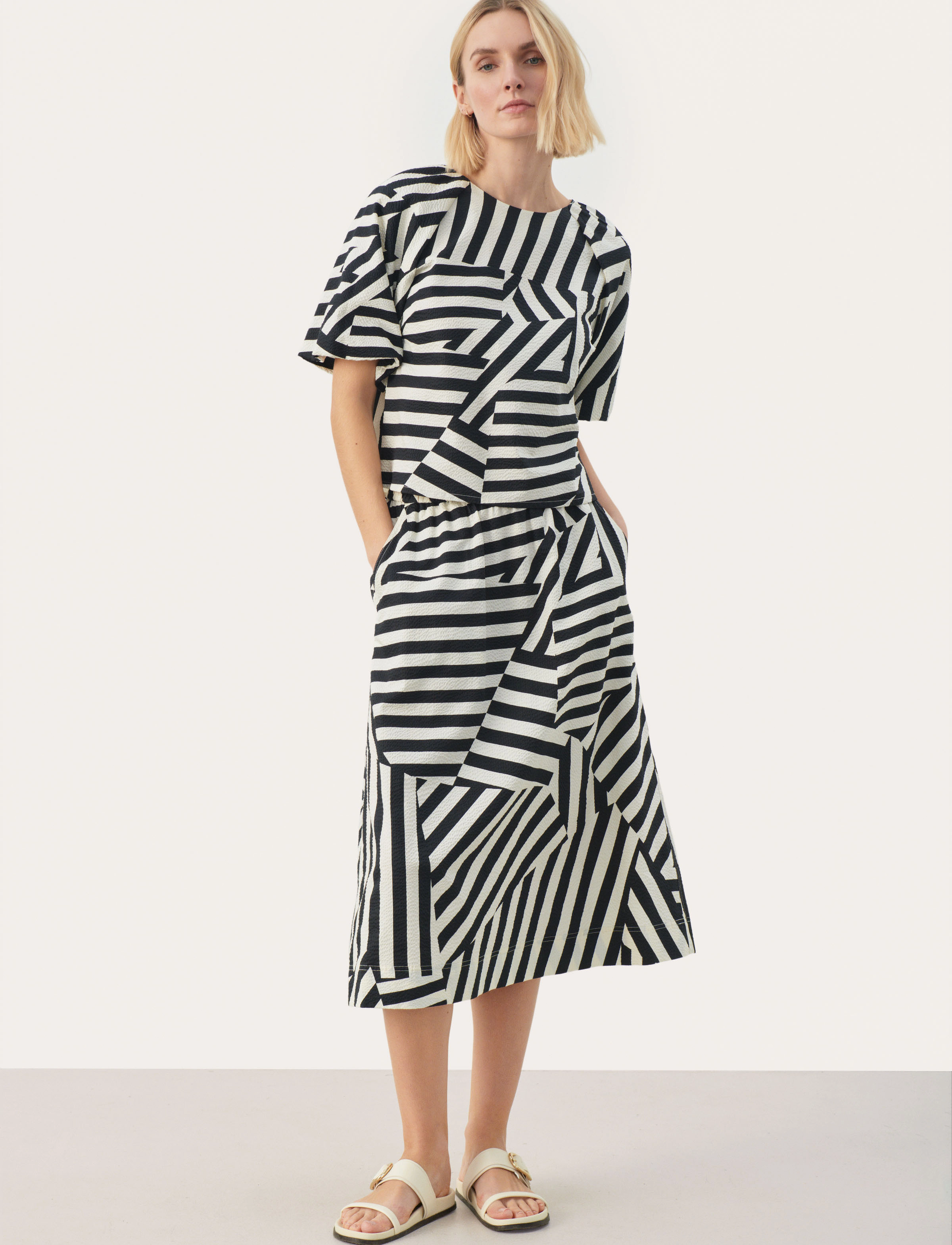 Part Two - EstermarinePW BL - deconstructed stripe - 4