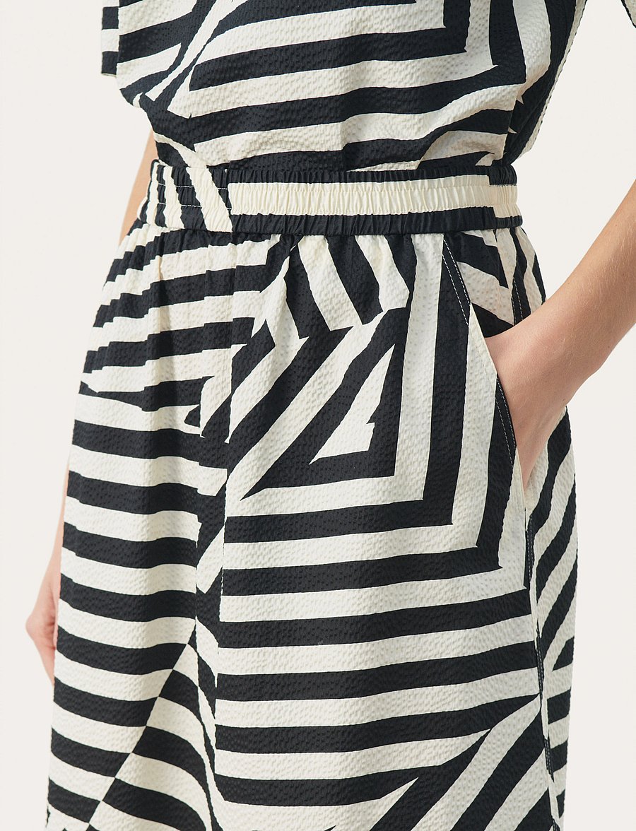 Part Two - EmmelinePW SK - midiseelikud - deconstructed stripe - 4