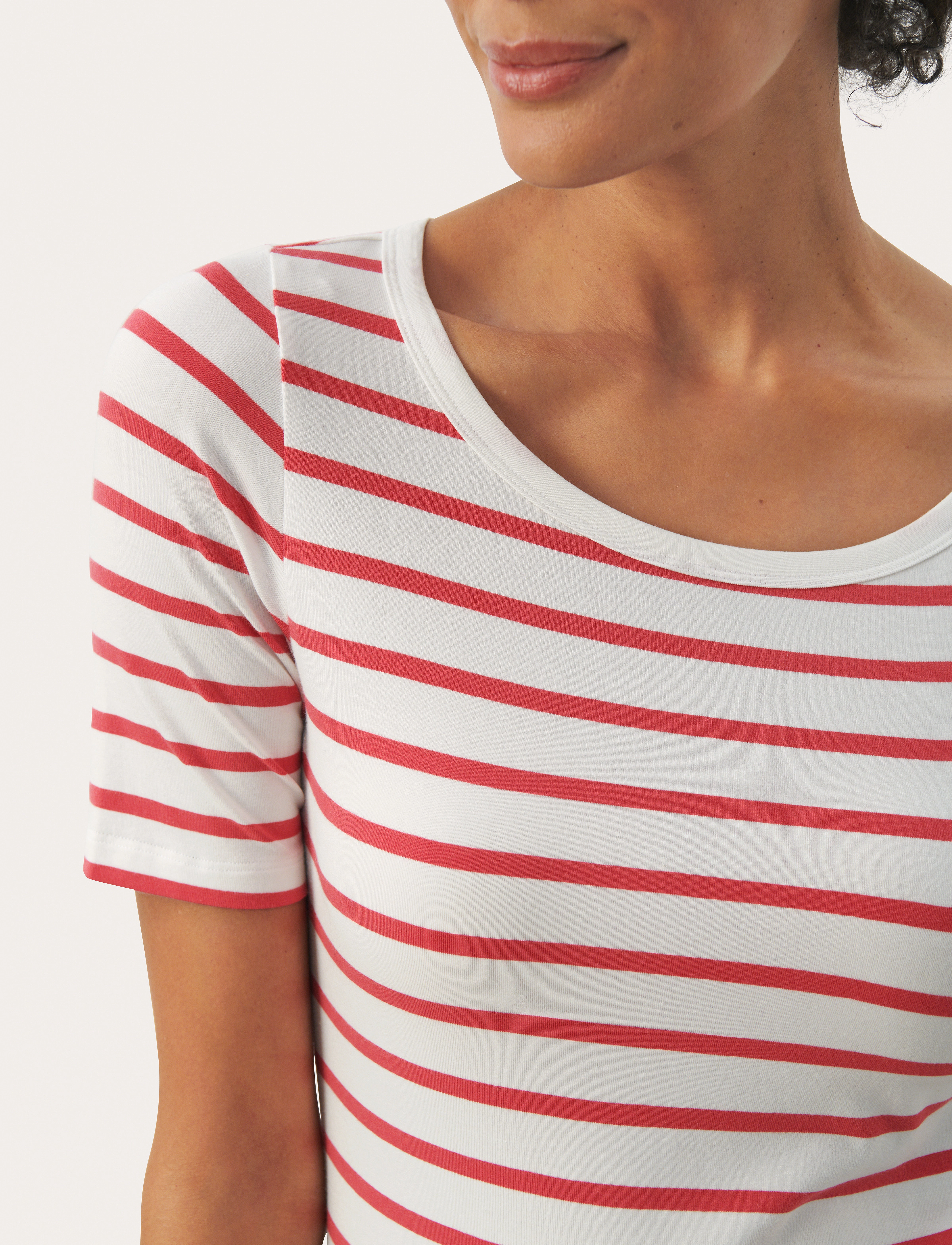 Part Two - EamajaPW TS - claret red strripe - 5
