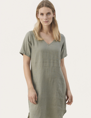 Part Two - EllinePW DR - t-shirt dresses - vetiver - 1