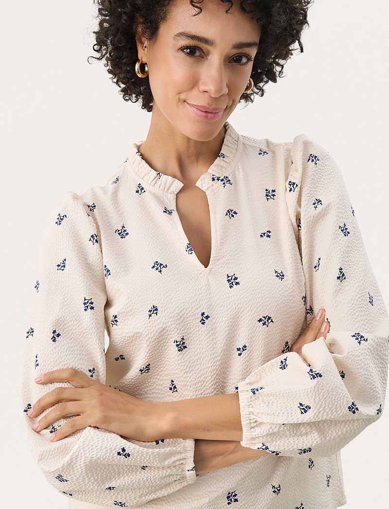 Part Two - EimyPW BL - långärmade blusar - blue bouquet print - 5