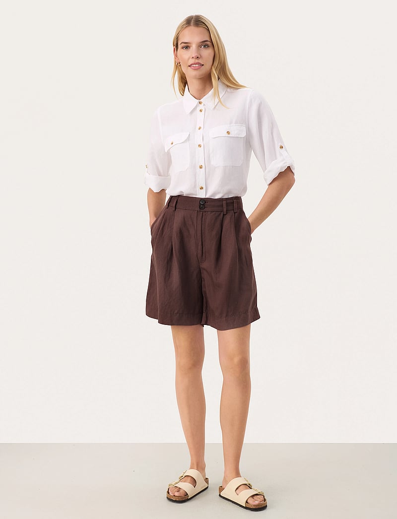 Part Two - RainePW SHO - linneshorts - bracken - 3