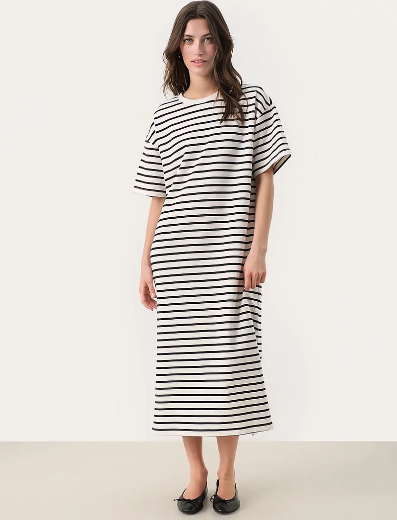 Part Two - TiraPW DR - t-shirtklänningar - black stripe - 3