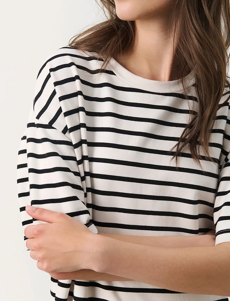Part Two - TiraPW DR - t-shirtklänningar - black stripe - 5