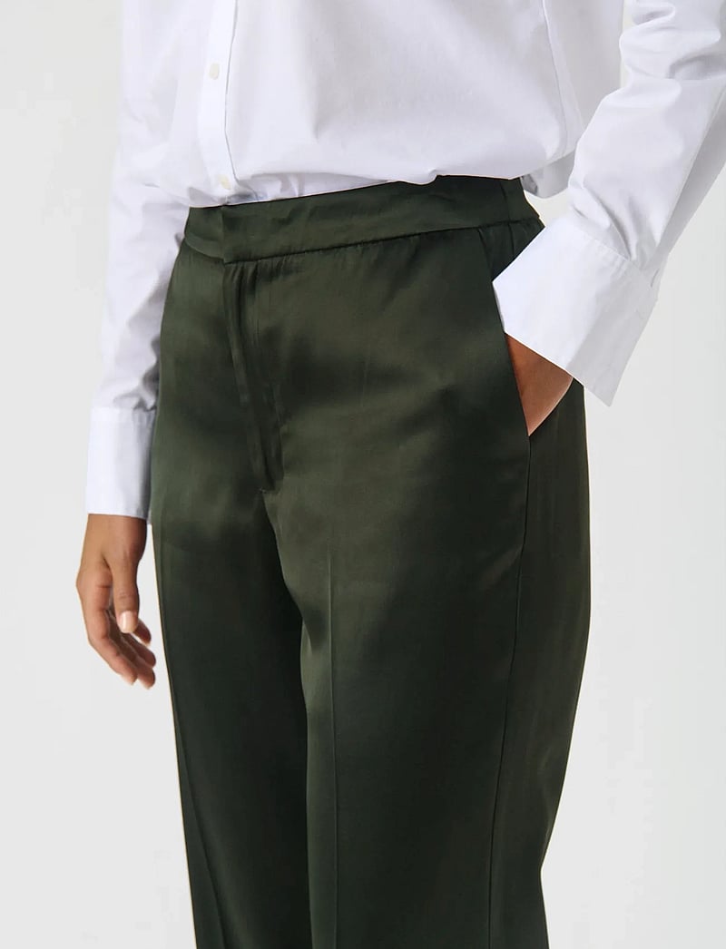 Part Two - UmaPW PA - kostymbyxor - rosin - 5