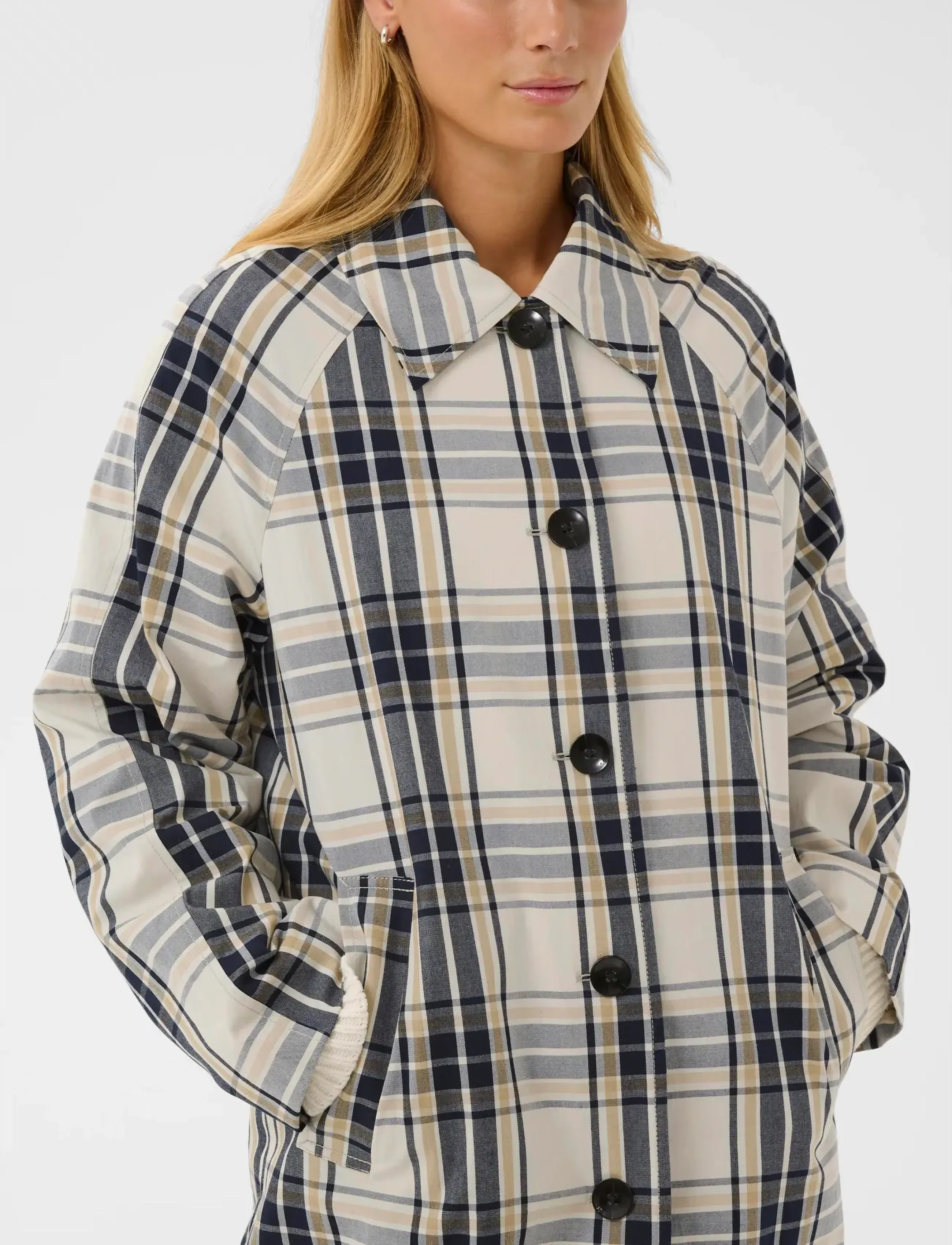 Part Two - YashaPW OTW - vihmamantlid - dark navy check - 5