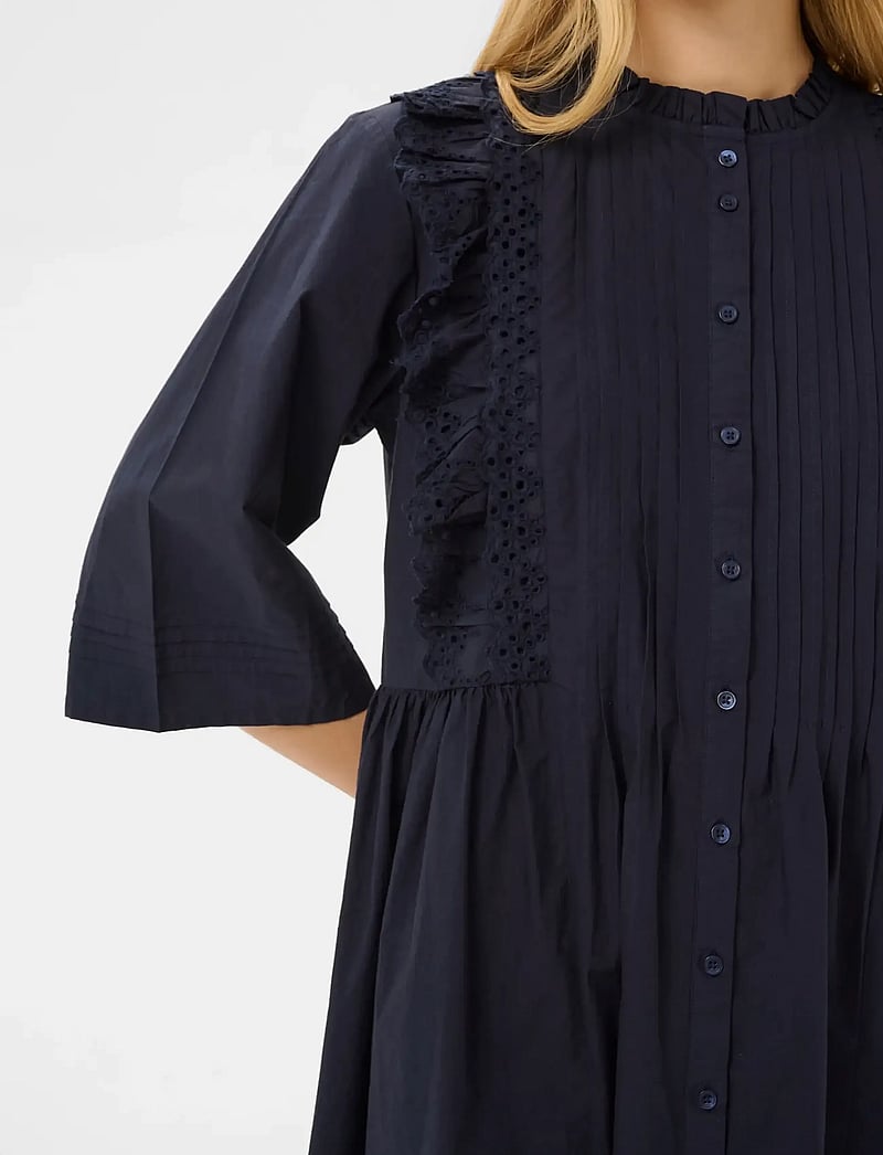 Part Two - AlmasaPW DR - hemdkleider - after midnight - 5