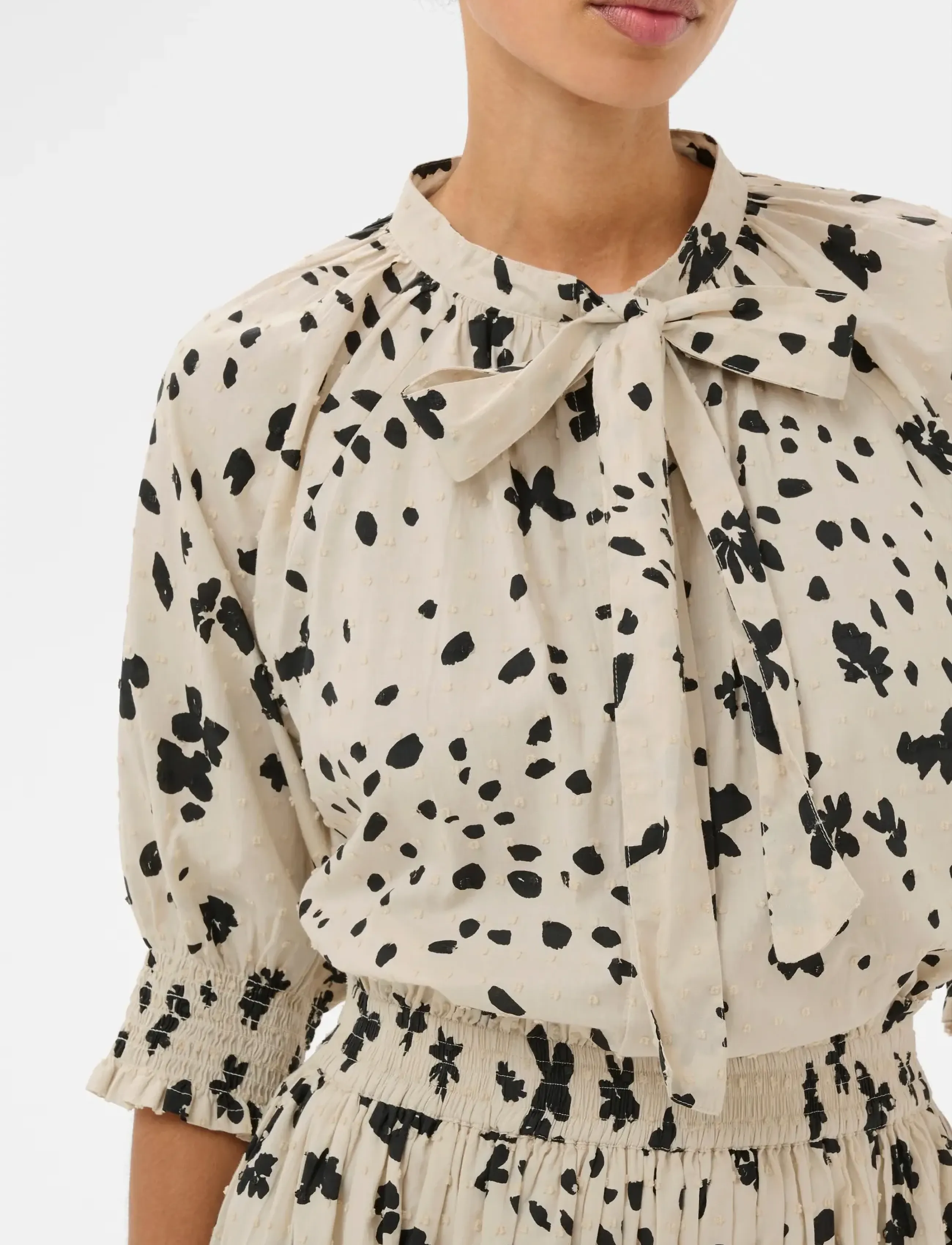 Part Two - AlmeraPW SH - short-sleeved blouses - black dot flower print - 4