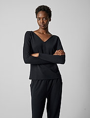 Passionata - Marta Long-sleeved T-shirt - women - black - 2