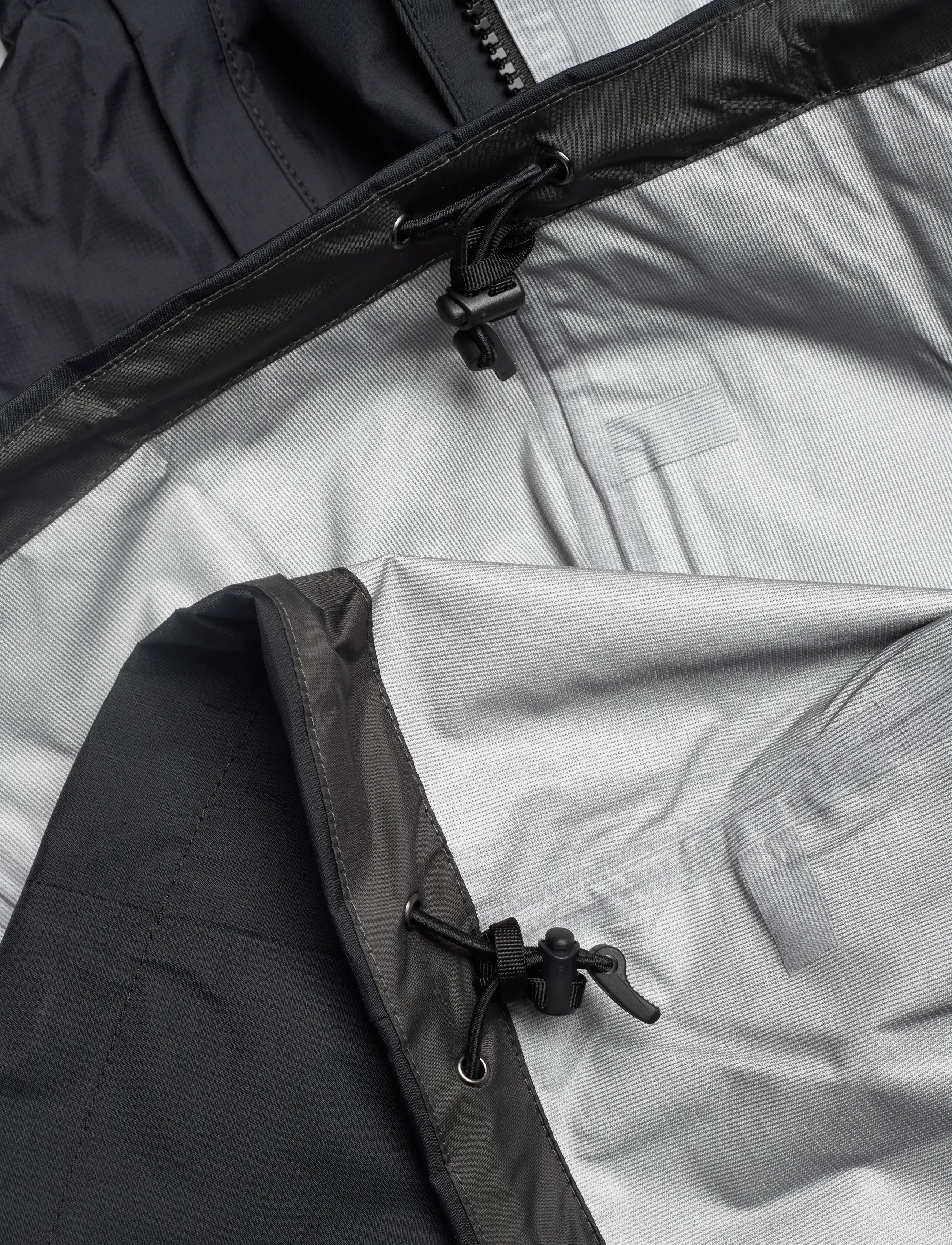 Patagonia - W's Torrentshell 3L Rain Jkt - black - 5