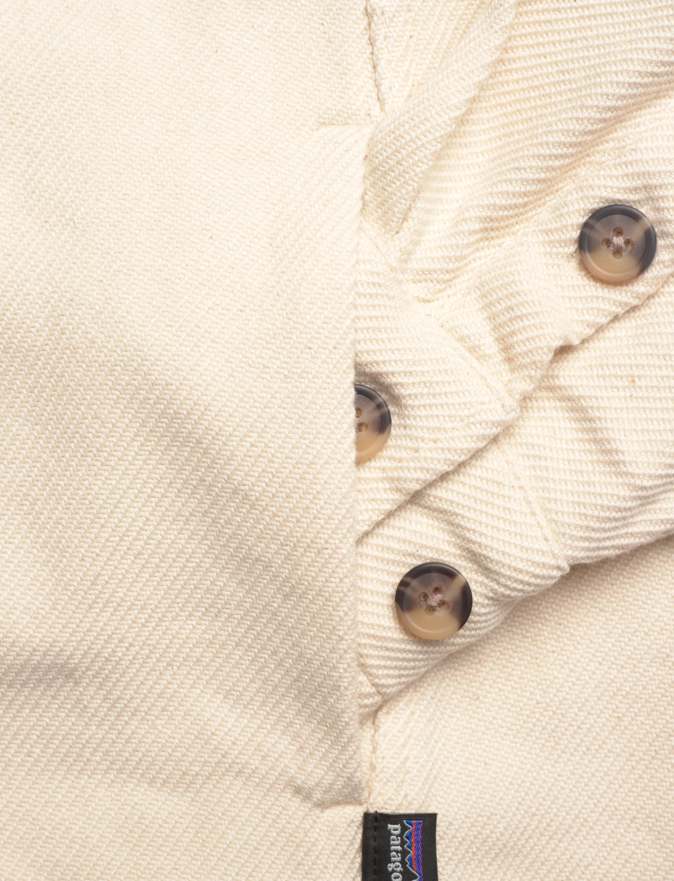 Patagonia - W's Fjord Loft Overshirt Jkt - skjorter - undyed natural - 3
