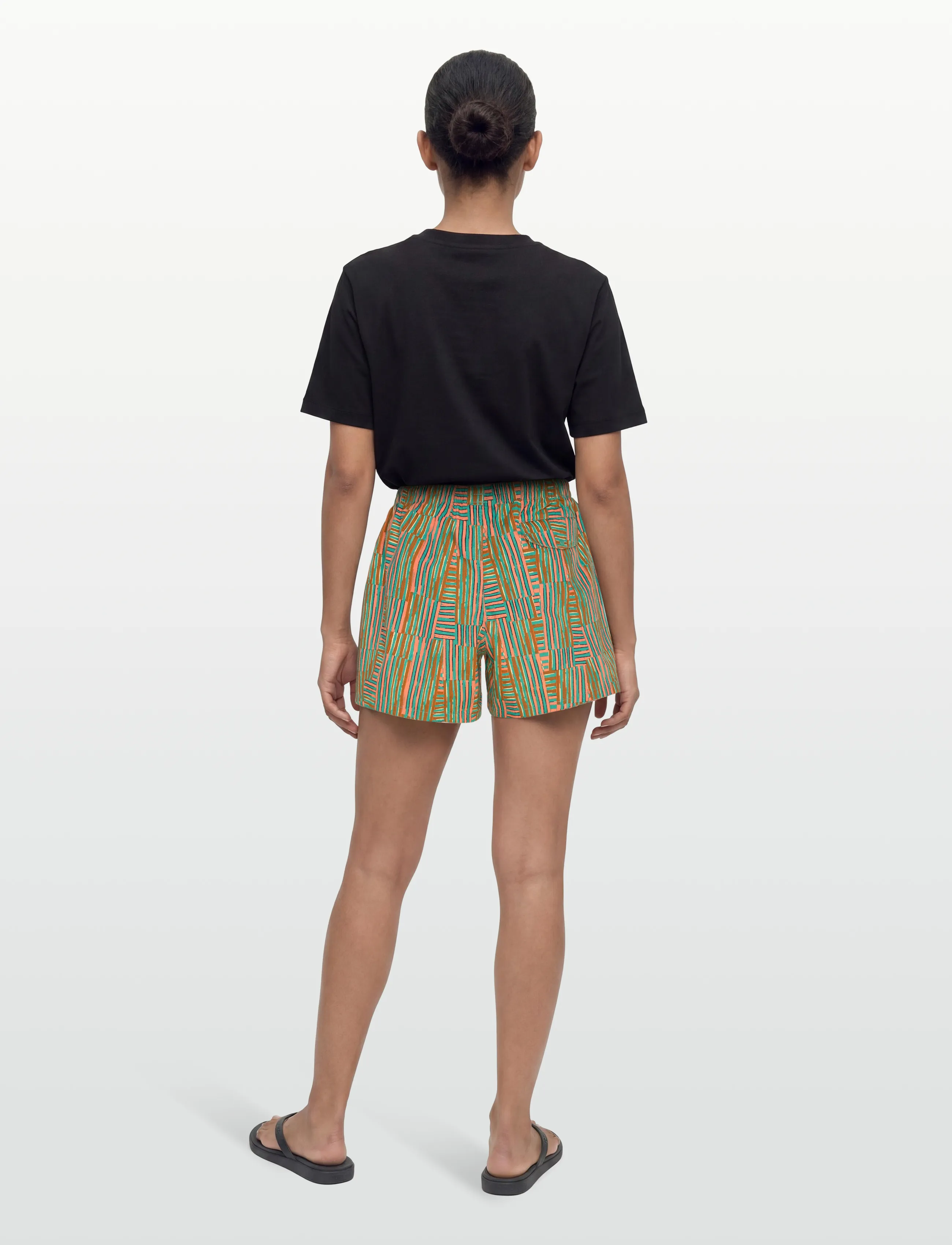 Patagonia - W's Funhoggers Shorts - freizeit shorts - quilty fitz: heartleaf green - 4