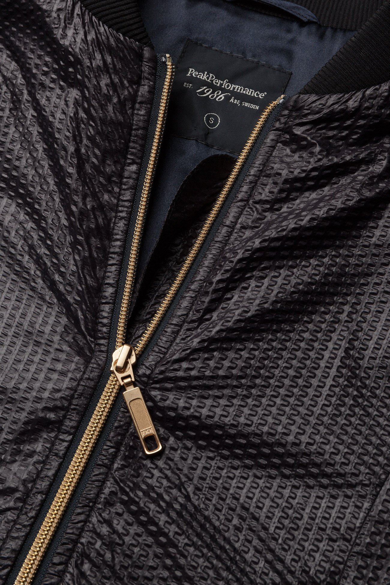 Peak Performance - GOLDGLOWJ - black - 2