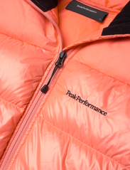 Peak Performance - W Frost Glacier Down H J-LIGHT ORANGE - winter jacket - light orange - 3