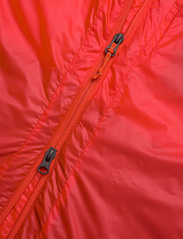 Peak Performance - M Radiance Hood Jacket - padded jackets - racing red - 3