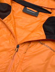 Peak Performance - M Radiance Hood Jacket - vinterjackor - orange flare - 2
