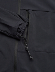 Peak Performance - W Light Woven Jacket-BLACK - vēja necaurlaidīgas jakas - black - 3