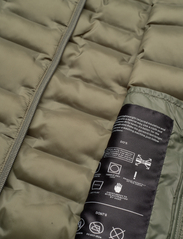 Peak Performance - W Argon Light Hood Jacket - quilted jackets - pine needle - 4