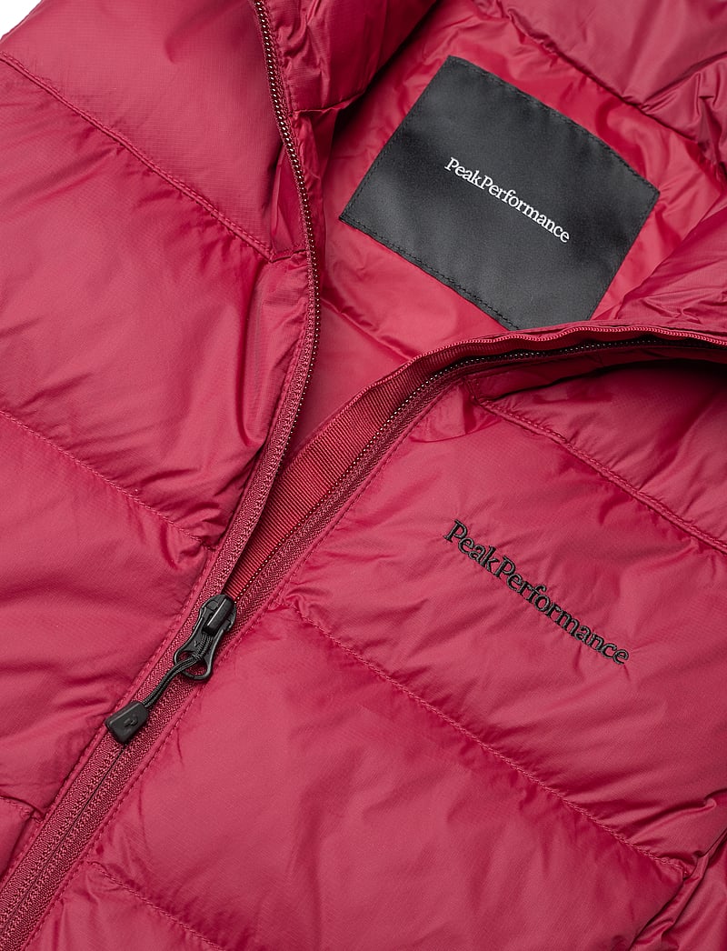 W Frost Explorer Vest ROGUE RED - Main Image