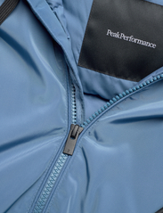 Peak Performance - W Stella Jacket - winter jacket - shallow - 2