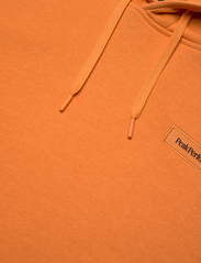 Peak Performance - M Logo Hood Sweatshirt - orange flare - 2