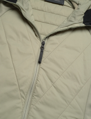 Peak Performance - W Insulated Hybrid Hood - quilted jakker - limit green - 2