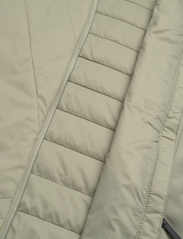 Peak Performance - W Insulated Hybrid Hood - quilted jakker - limit green - 4