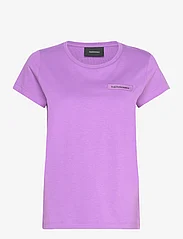 Peak Performance - W Logo Tee - t-shirts - action lilac - 0