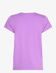 Peak Performance - W Logo Tee - t-shirts - action lilac - 1