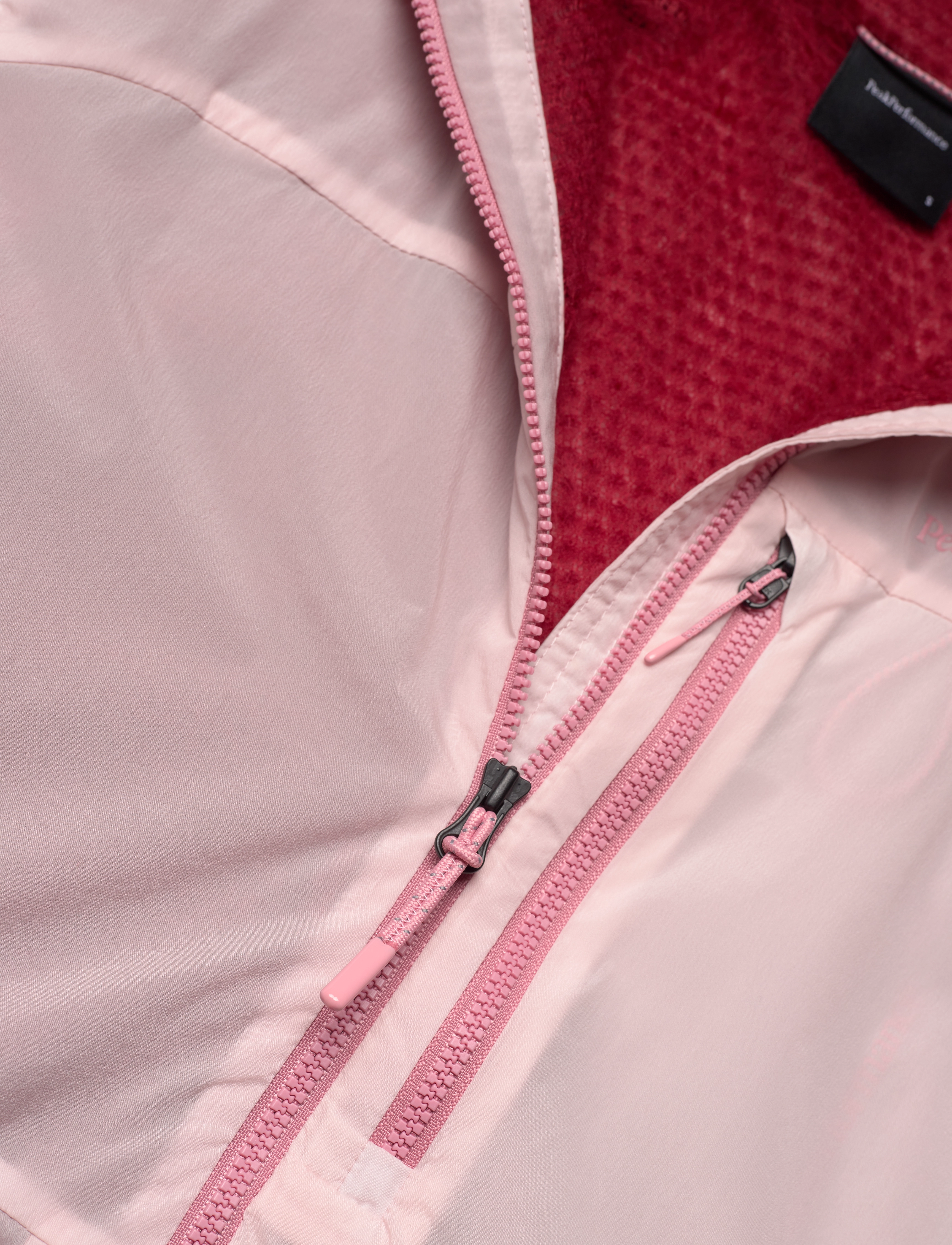 Peak Performance - W Vislight Alpha Vest - vestid - marshmallow - 2