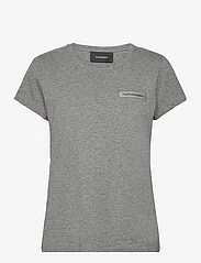 Peak Performance - W Logo Tee Mel - t-shirts - grey melange - 0