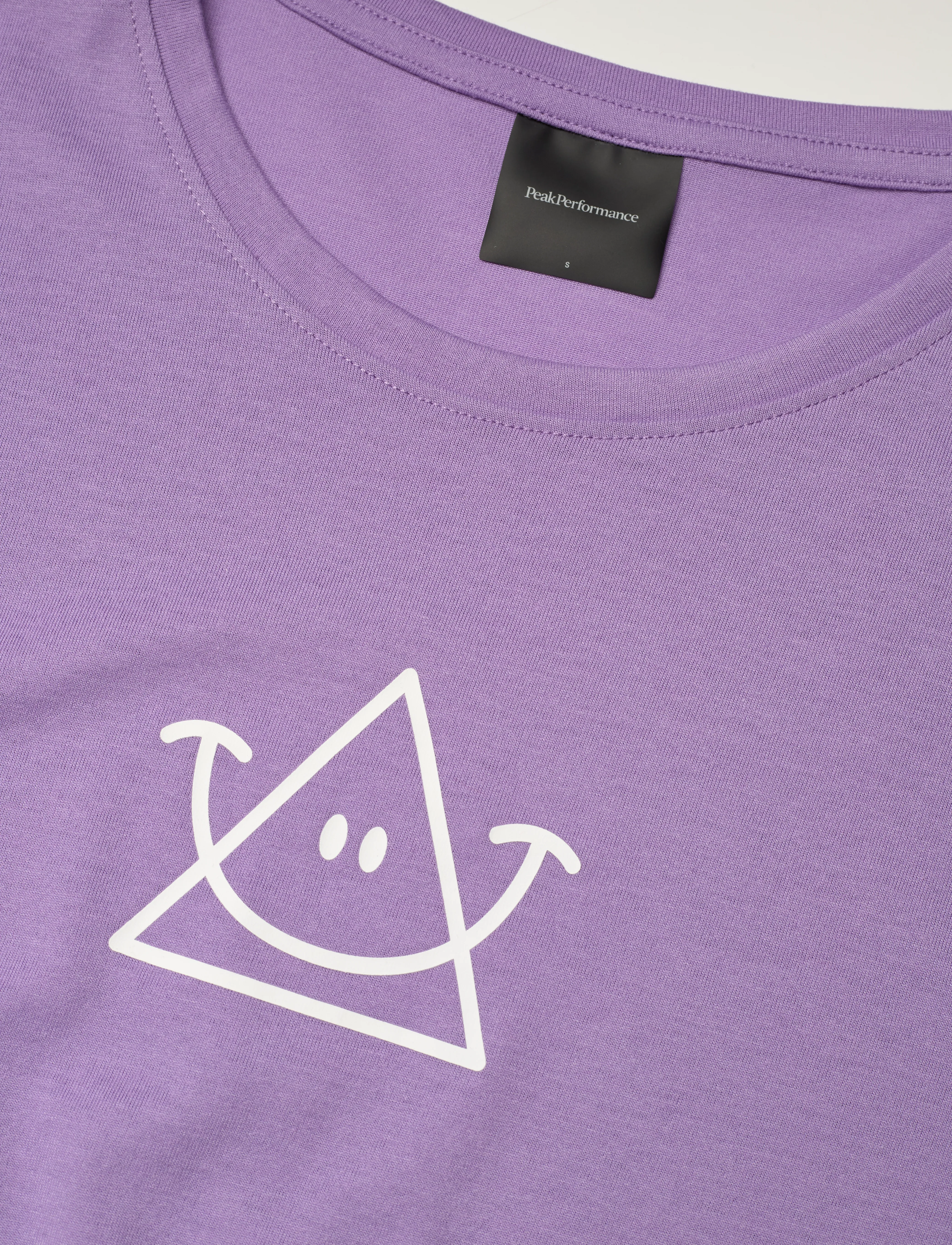 Peak Performance - W Explore Graphic Tee - t-shirts - bougainvillea - 2