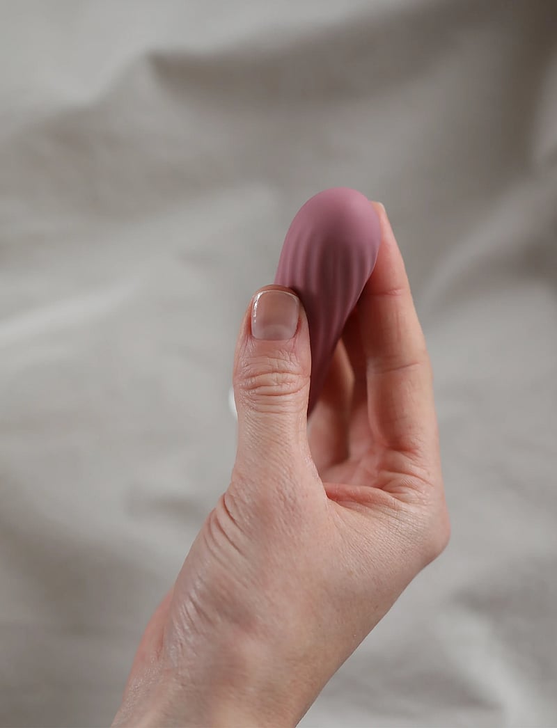 Peech - Bullie Bullet Vibrator - sex & intimacy - dusty pink - 2
