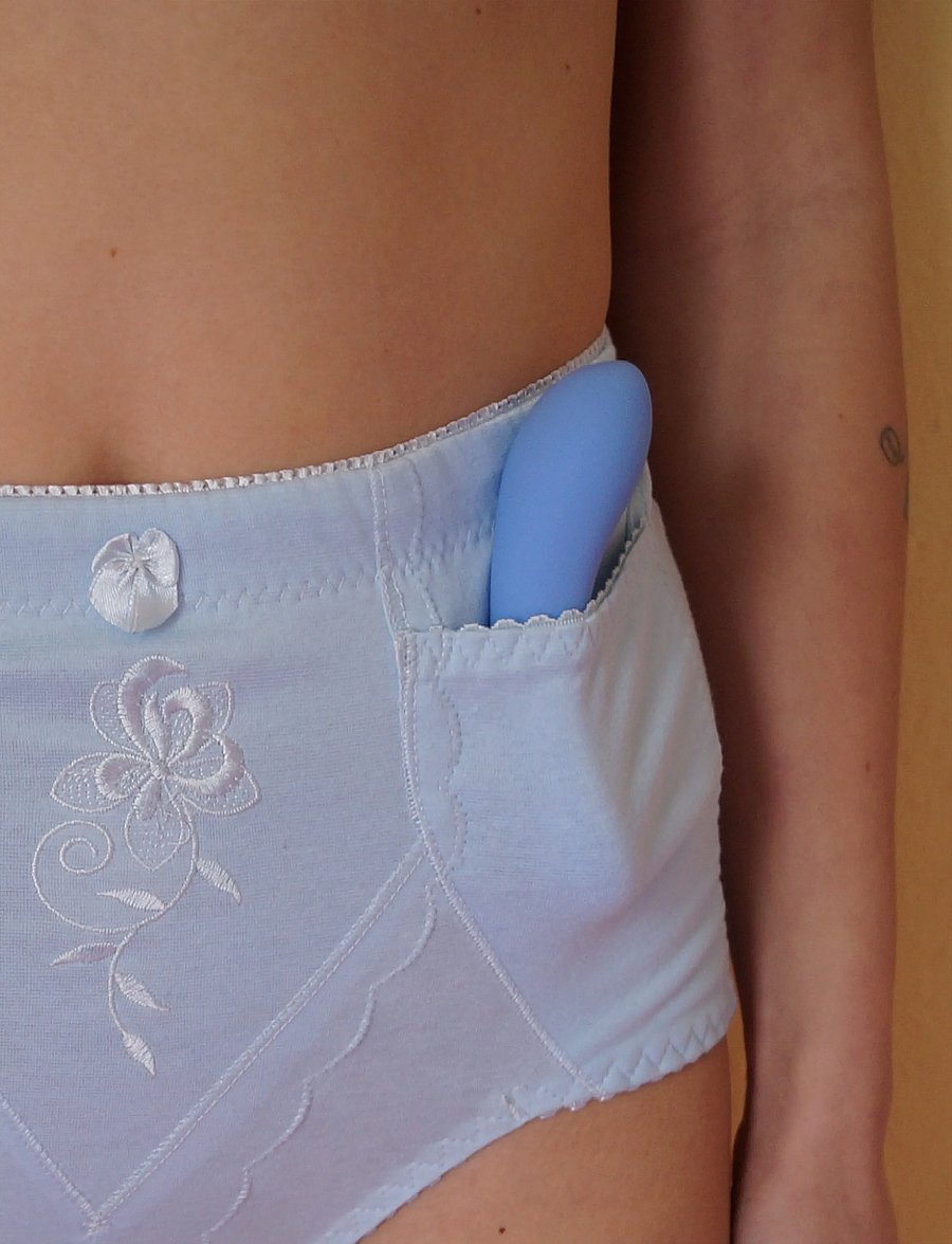 Peech - June Mini G-spot Vibrator - sex & intimacy - blue - 0