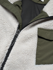 Penfield - P Bear Borg Zip Thru Angled Pocket Jacket - vahekihina kantavad jakid - silver birch - 2