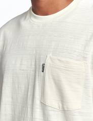 Penfield - Slub Pocket T-Shirt - die niedrigsten preise - marshmallow - 4
